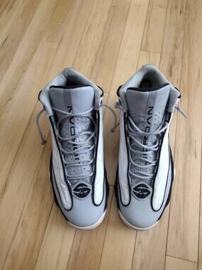 Jordan Retro 13 Size 10 White Black Grey Basketball Shoes 407285-813